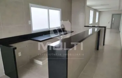 Casa com 4 quartos à venda na Cidade Jardim, Uberlândia 