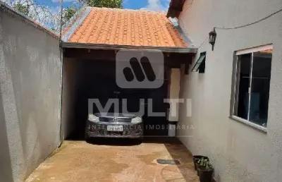 Casa com 3 quartos à venda na Cidade Jardim, Uberlândia 