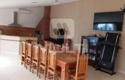 Casa com 4 quartos à venda no Osvaldo Rezende, Uberlândia 