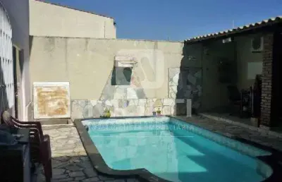 Casa com 4 quartos à venda no Granja Marileusa, Uberlândia 