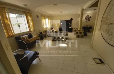 Casa com 5 quartos à venda no Vigilato Pereira, Uberlândia 