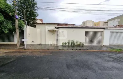 Casa com 4 quartos à venda no Santa Mônica, Uberlândia 