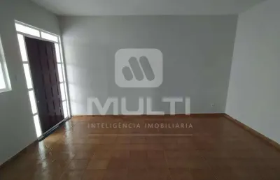 Casa com 4 quartos à venda na Cidade Jardim, Uberlândia 