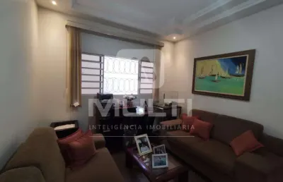 Casa com 3 quartos à venda no Santa Mônica, Uberlândia 