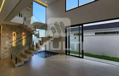 Casa em condomínio fechado com 5 quartos à venda no Jardim Sul, Uberlândia 