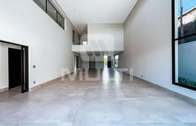 Casa em condomínio fechado com 3 quartos à venda no Jardim Karaíba, Uberlândia 