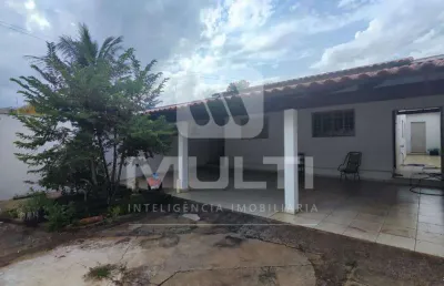 Casa com 3 quartos à venda no Jardim das Palmeiras, Uberlândia 
