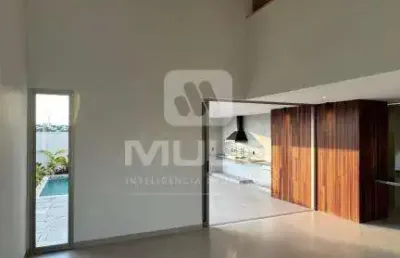 Casa em condomínio fechado com 4 quartos à venda no Gávea, Uberlândia 