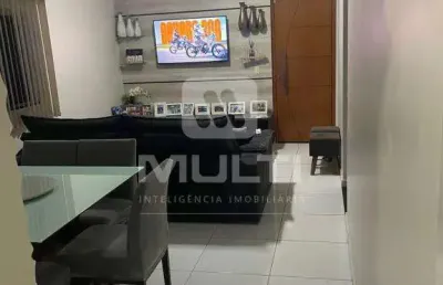Casa com 3 quartos à venda no Jardim Itália, Uberlândia 
