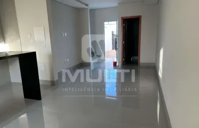 Casa com 3 quartos à venda no Novo Mundo, Uberlândia 