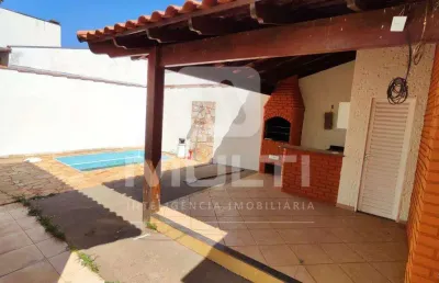 Casa em condomínio fechado com 3 quartos à venda no Jardim Holanda, Uberlândia 