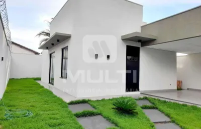 Casa com 3 quartos à venda no Jardim Europa, Uberlândia 