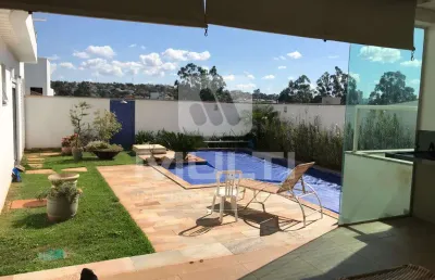 Casa em condomínio fechado com 4 quartos à venda no Morada da Colina, Uberlândia 