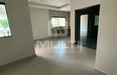 Casa com 3 quartos à venda no Santa Mônica, Uberlândia 
