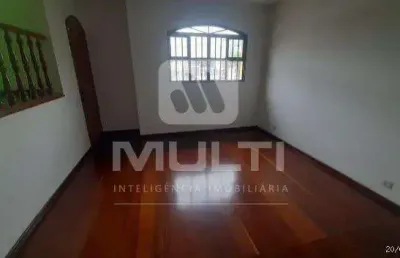 Casa com 6 quartos à venda no Centro, Uberlândia 