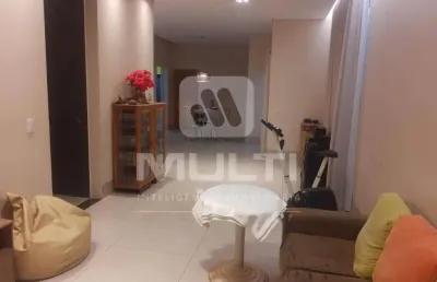 Casa com 4 quartos à venda no Santa Mônica, Uberlândia 