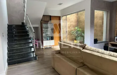 Casa com 3 quartos à venda no Jardim Botânico, Uberlândia 