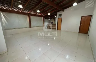 Casa com 4 quartos à venda no Jardim Patrícia, Uberlândia 