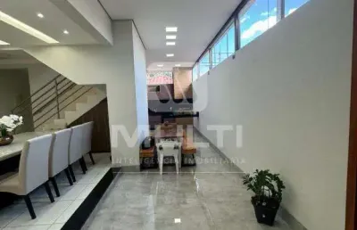 Casa com 3 quartos à venda no Jardim Holanda, Uberlândia 