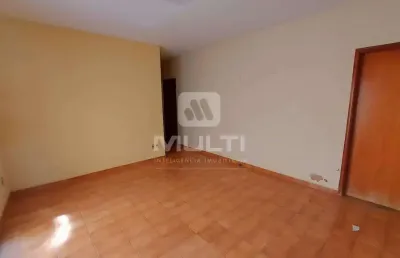 Casa com 4 quartos à venda na Cidade Jardim, Uberlândia 