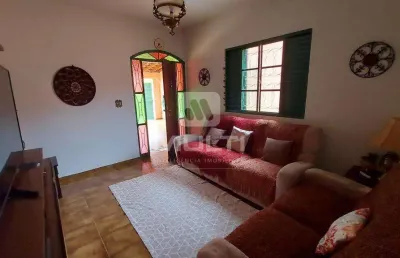 Casa com 8 quartos à venda no Martins, Uberlândia 