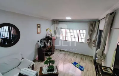 Casa com 3 quartos à venda no Jardim Patrícia, Uberlândia 