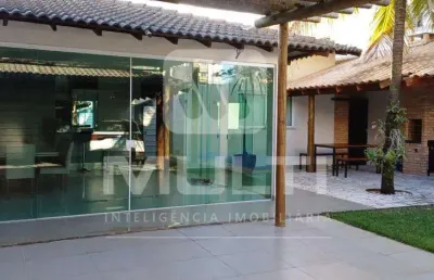 Casa com 3 quartos à venda no Santa Mônica, Uberlândia 