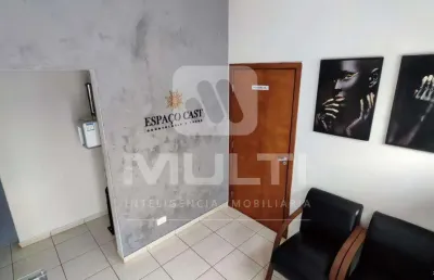 Casa comercial à venda no Lidice, Uberlândia 