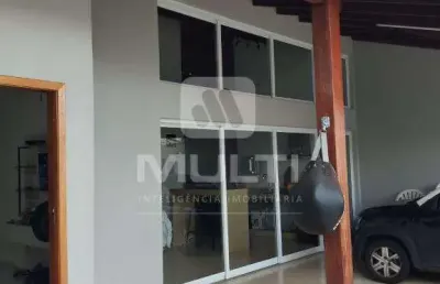 Casa com 3 quartos à venda no Pampulha, Uberlândia 