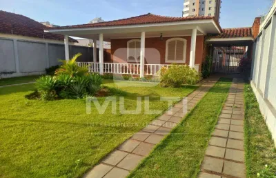 Casa comercial à venda no Martins, Uberlândia 