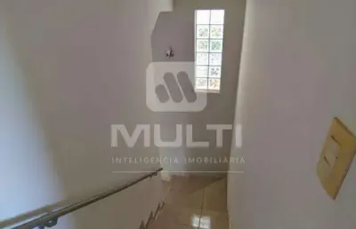 Casa com 5 quartos à venda na Cidade Jardim, Uberlândia 