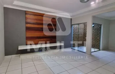 Casa com 3 quartos à venda na Cidade Jardim, Uberlândia 