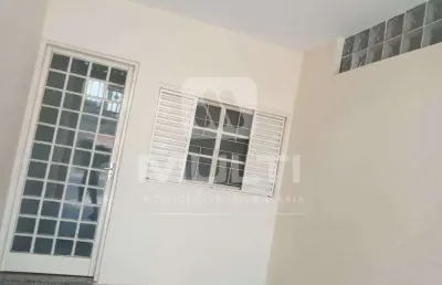 Casa com 3 quartos à venda em Saraiva, Uberlândia 