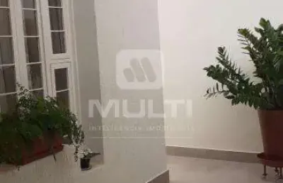 Casa com 3 quartos à venda no Osvaldo Rezende, Uberlândia 