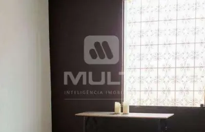 Casa com 3 quartos à venda no Centro, Uberlândia 