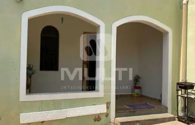 Casa com 3 quartos à venda na Cidade Jardim, Uberlândia 