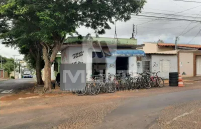 Casa com 8 quartos à venda no Martins, Uberlândia 
