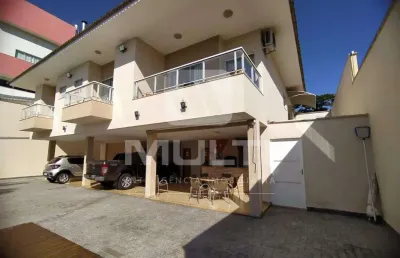 Casa com 4 quartos à venda na Cidade Jardim, Uberlândia 