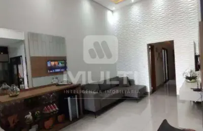 Casa com 3 quartos à venda na Cidade Jardim, Uberlândia 