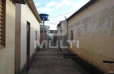 Casa com 3 quartos à venda no Presidente Roosevelt, Uberlândia 