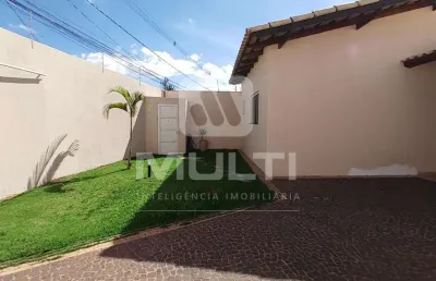 Casa com 4 quartos para alugar no Alto Umuarama, Uberlândia 