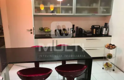 Casa em condomínio fechado com 3 quartos para alugar no Jardins Roma, Uberlândia 