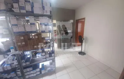 Casa com 3 quartos à venda no Martins, Uberlândia 