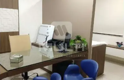 Casa comercial à venda no Martins, Uberlândia 