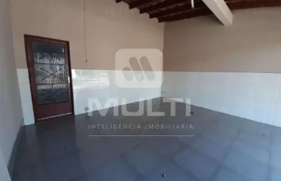 Apartamento com 6 quartos à venda no Jardim Finotti, Uberlândia 