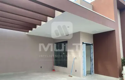 Casa com 3 quartos à venda no Planalto, Uberlândia 