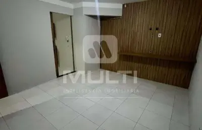 Casa com 3 quartos à venda no Jardim Europa, Uberlândia 