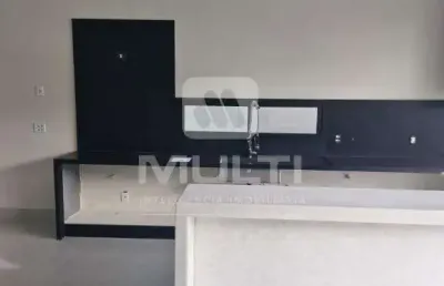 Casa em condomínio fechado com 3 quartos à venda em Laranjeiras, Uberlândia 