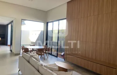 Casa em condomínio fechado com 3 quartos à venda em Laranjeiras, Uberlândia 