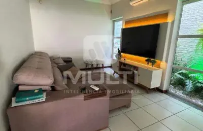 Casa com 3 quartos à venda no Jardim Karaíba, Uberlândia 